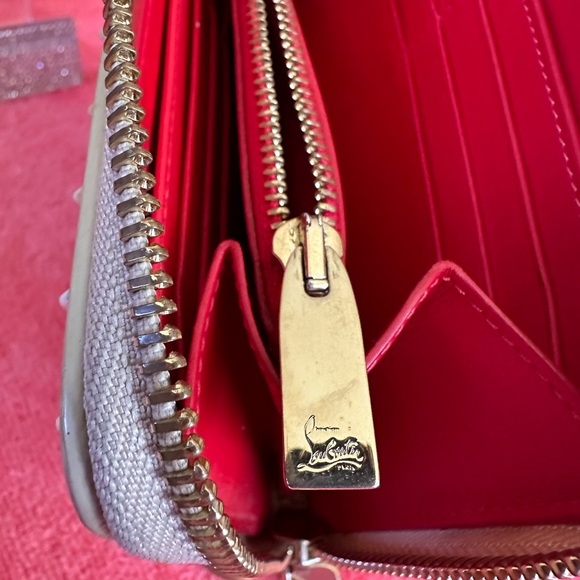 CHRISTIAN LOUBOUTIN STUDDED WALLET CREAM W/IRIDESCENT EUC GORGEOUS - Picture 7 of 12